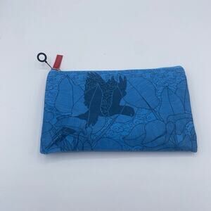 New Emirates Airline Amenity Kit Economy Flight United For Wildlife Blue Macaw
